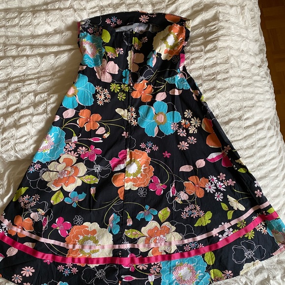 Strapless summery dress with ribbon details - Picture 2 of 2